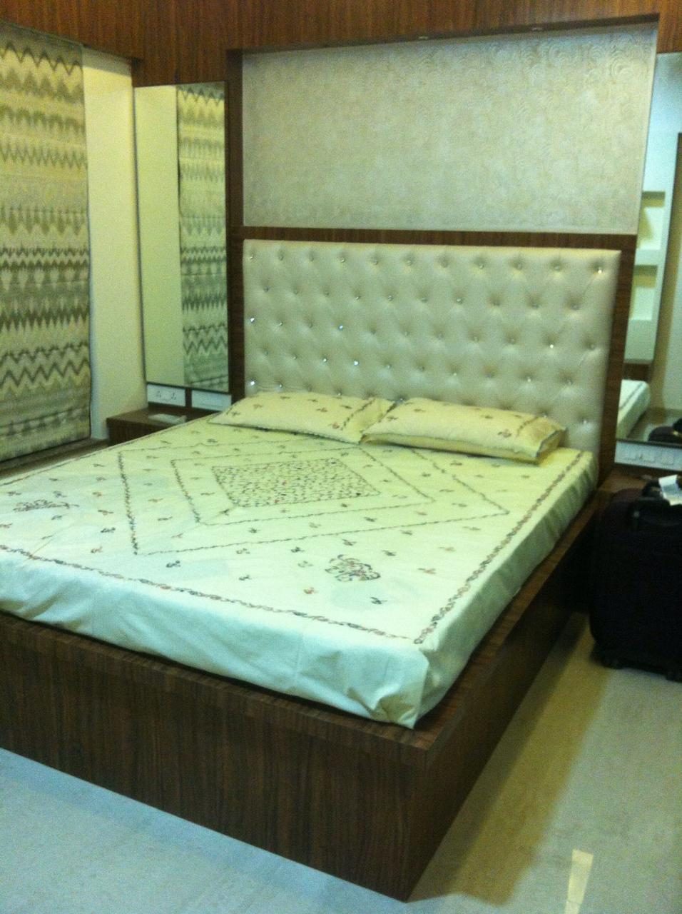 Glass-partition office corridor with modern finishes